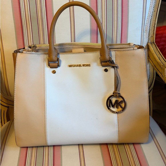Michael Kors Tan and White Color Block Sutton Bag Set - Picture 2 of 9